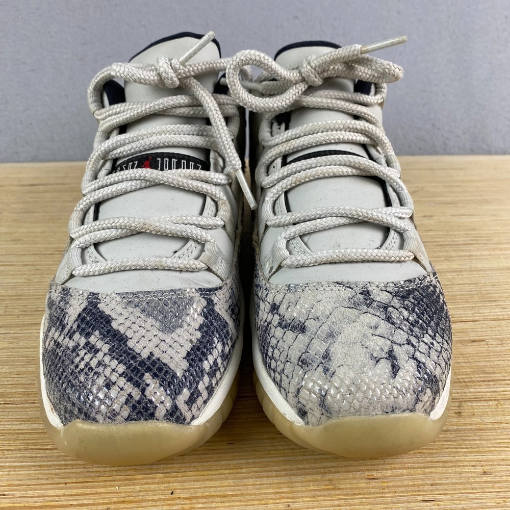 Jordan 11 Retro Low Light Bone Snakeskin Grade School 7Y CD6847-002 - Picture 3 of 11
